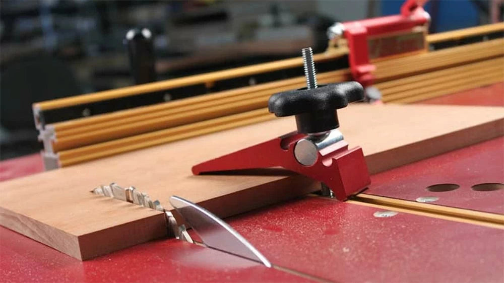 The miter sled provides a zero clearance cut and easy clamping for workpieces.