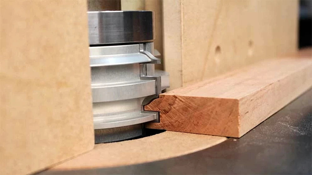 The lower portion of the head is used to make the stile cut in standard rotation.