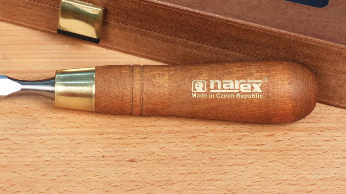 The hornbeam handles on the Narex Skew Chisels were comfortable in the hand and afford the control necessary to make precise cuts.