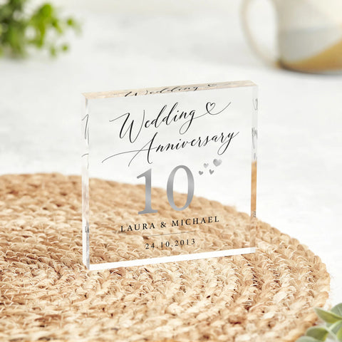 10 Year Anniversary Gifts Ideas - How Modern Couples Celebrate this Milestone