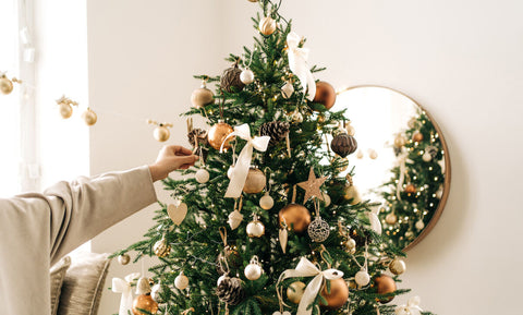 How to put lights on christmas tree