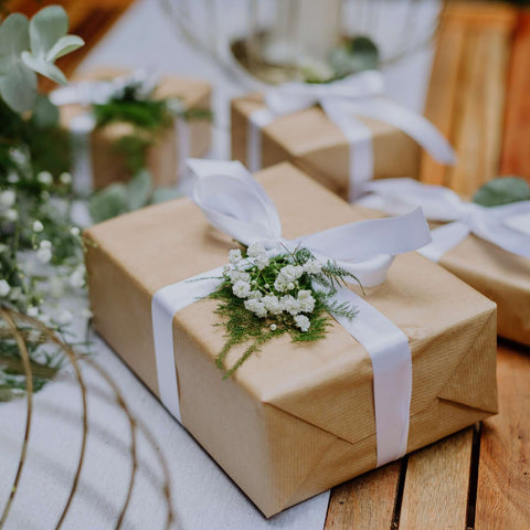 How to Choose Thoughtful Last Minute Wedding Gift Ideas