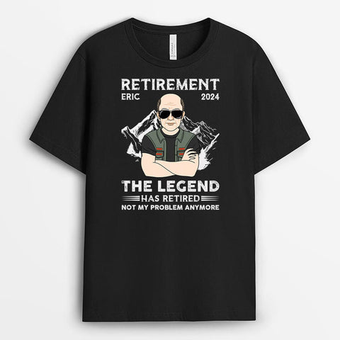 This tee, featuring his cool image after work, is perfect for retired male coworkers