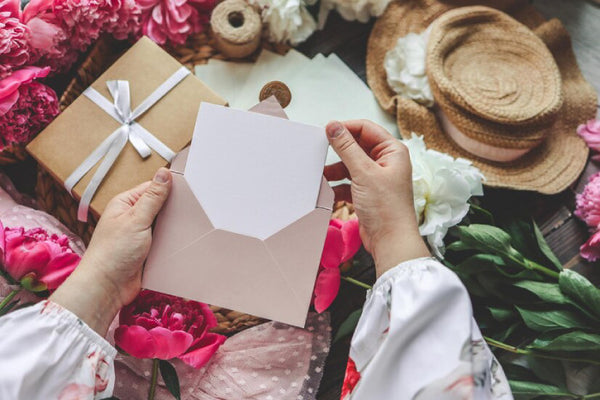 What to Write in A Wedding Card