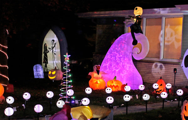 When to Put Halloween Decorations Up