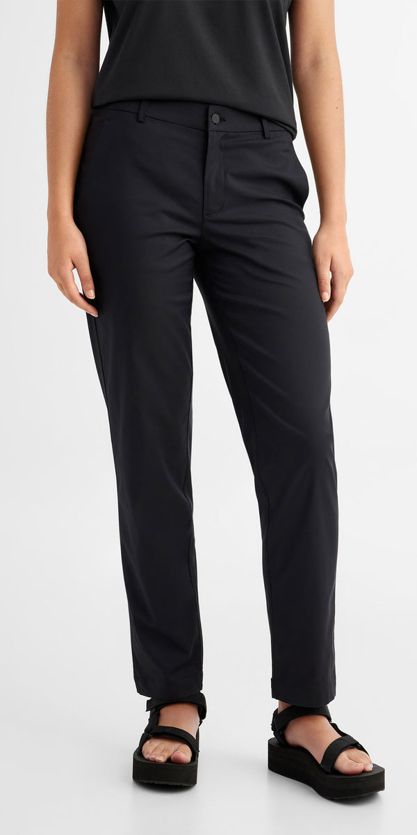 Le pantalon large satiné à plis, Contemporaine, Magasinez des Pantalons  Larges pour Femme en ligne