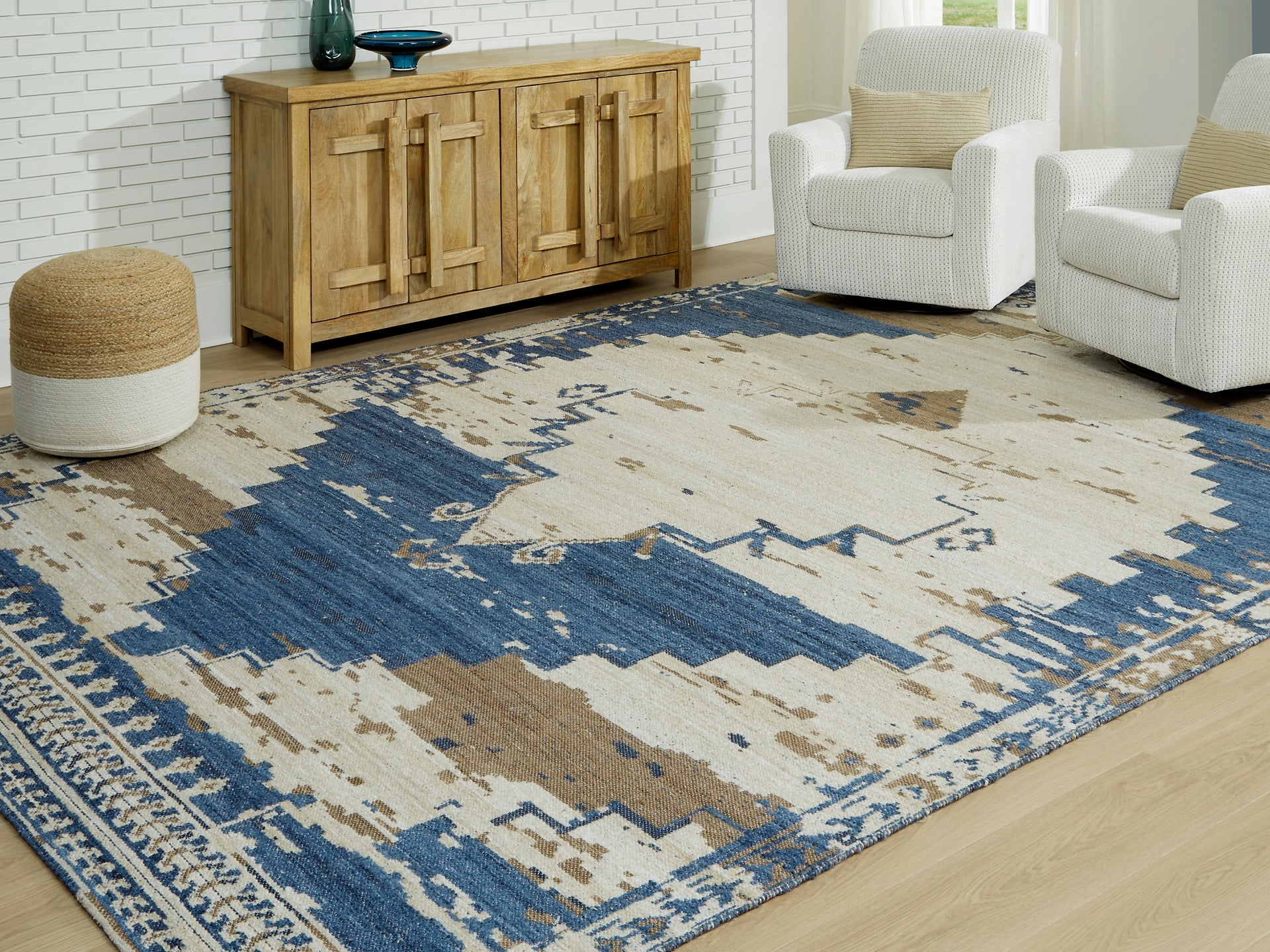 Medium-Sized Varnler Rug