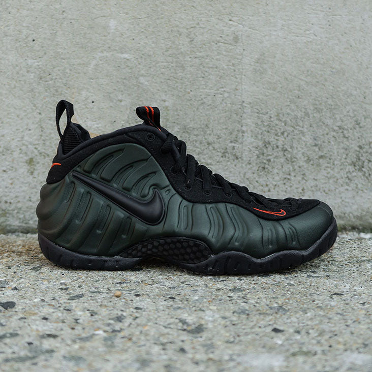 black and gold foamposites november 218