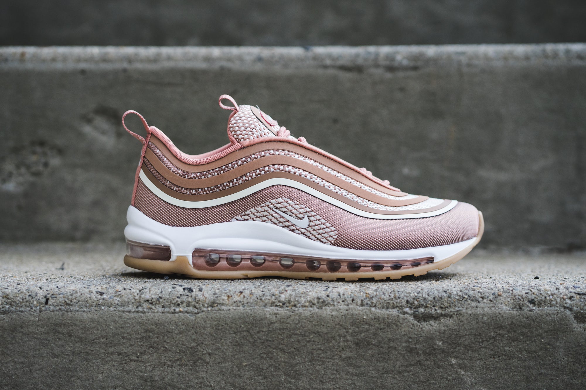 womens rose gold air max