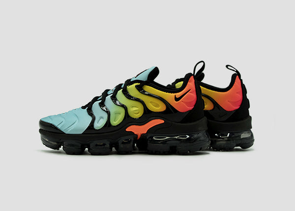 vapormax plus bleached aqua