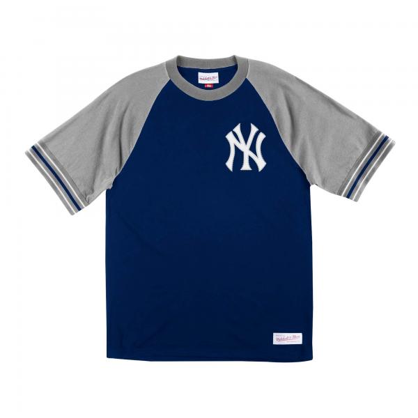 Mitchell & Ness Men's New York Yankees World Series T-Shirt in Sand - Size Medium