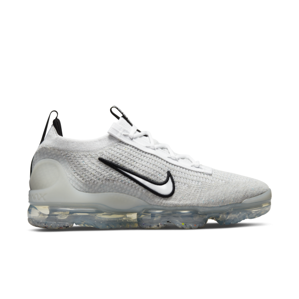 vapormax black and white mens