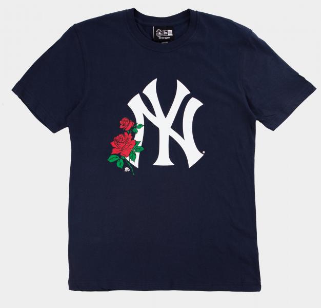 New Era Yankees Rose T-shirt In Black