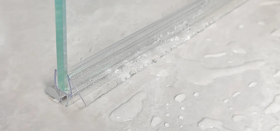 Bottom seal for use with threshold seal