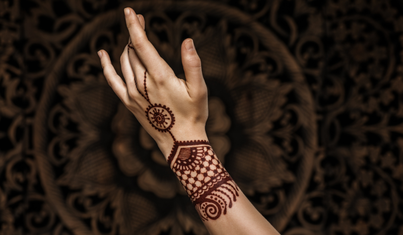 traditional middle eastern temporary tattoo