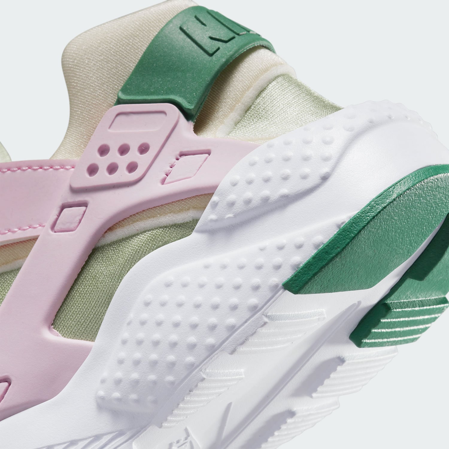 Nike Juniors Huarache Run Shoes DQ0517 600 - Trade Sports