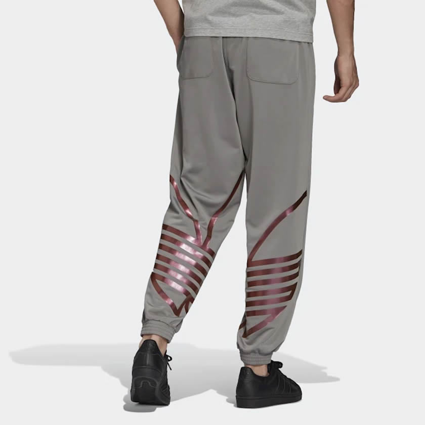 entregar total tristeza Adidas Essentials Hombre Talla L Zeno Trefoil Track Pantalones - Gris -  Trade Sports