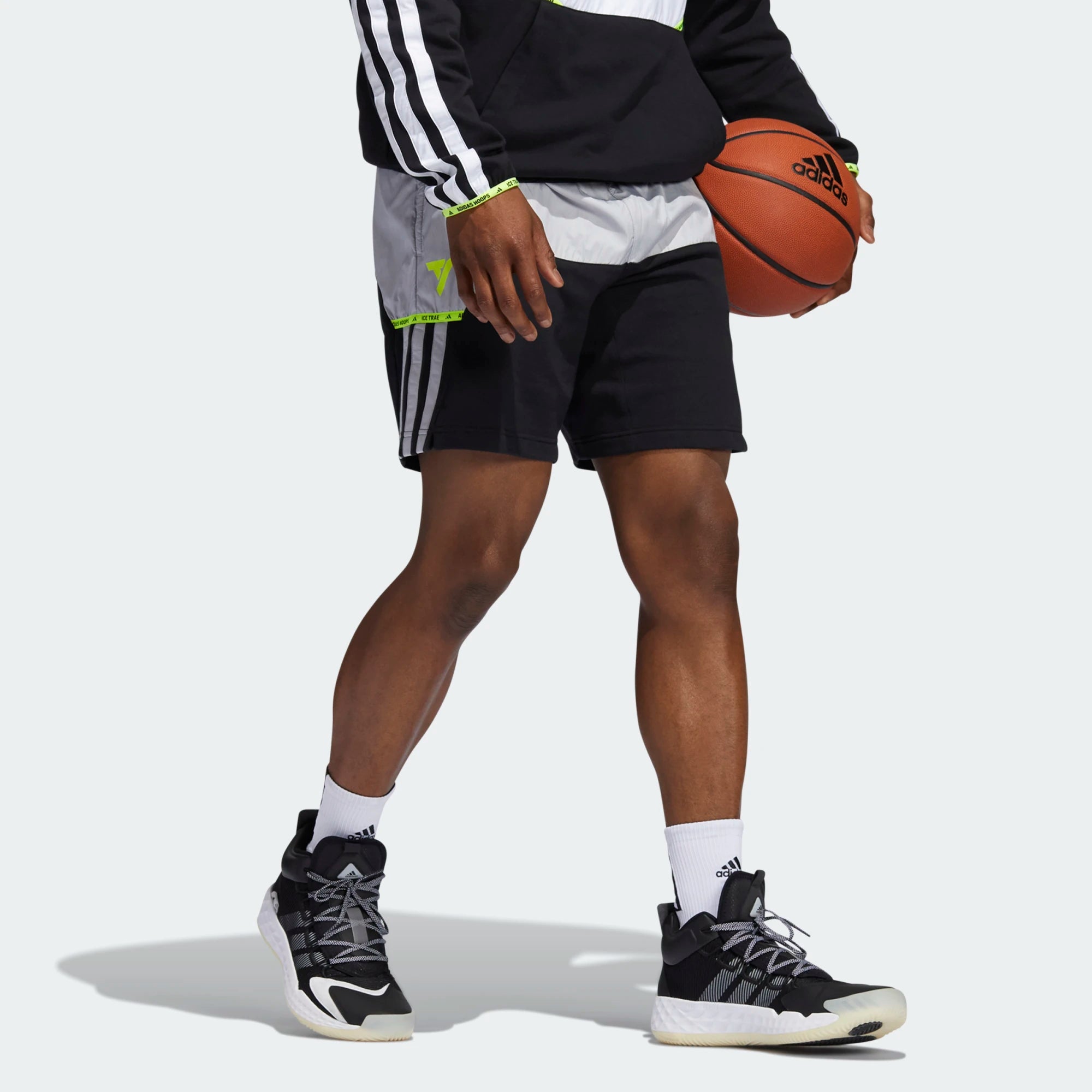 Adidas trae young. Adidas Performance trae young. Adidas trae young одежда. Adidas trae young 3. Adidas trae young 1 на ноге.