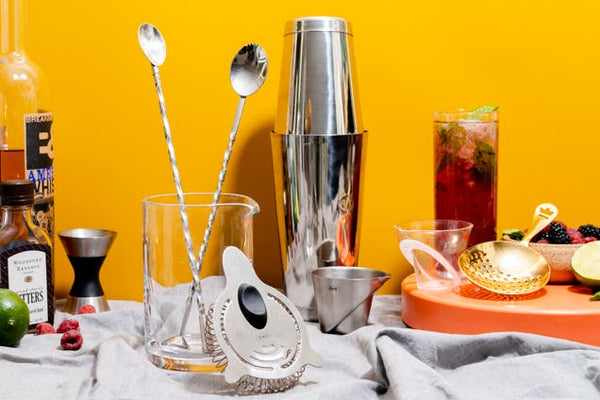 Set for Mixing Cocktails-college graduation gift ideas