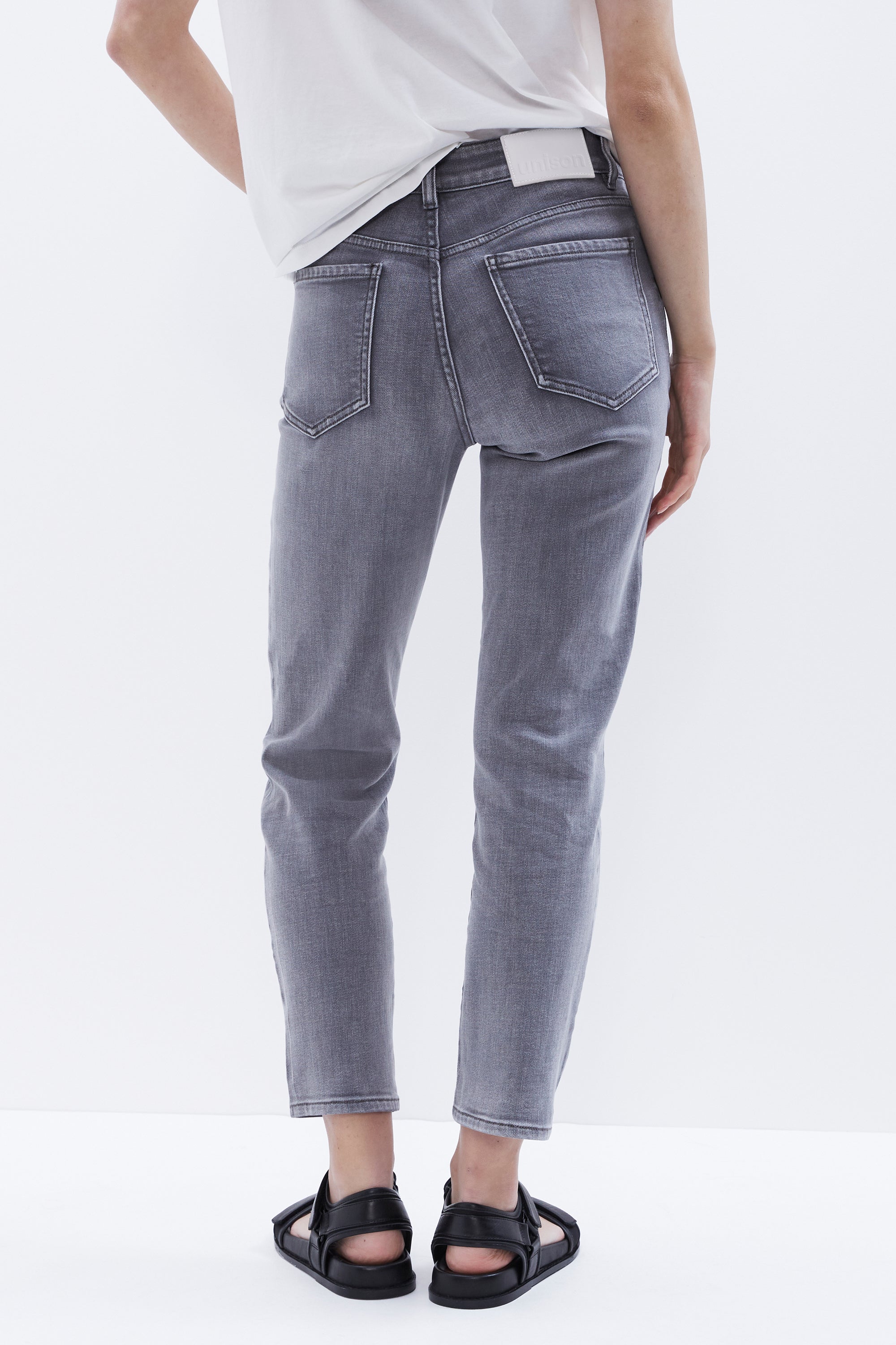 Slim Fit Cropped Jean