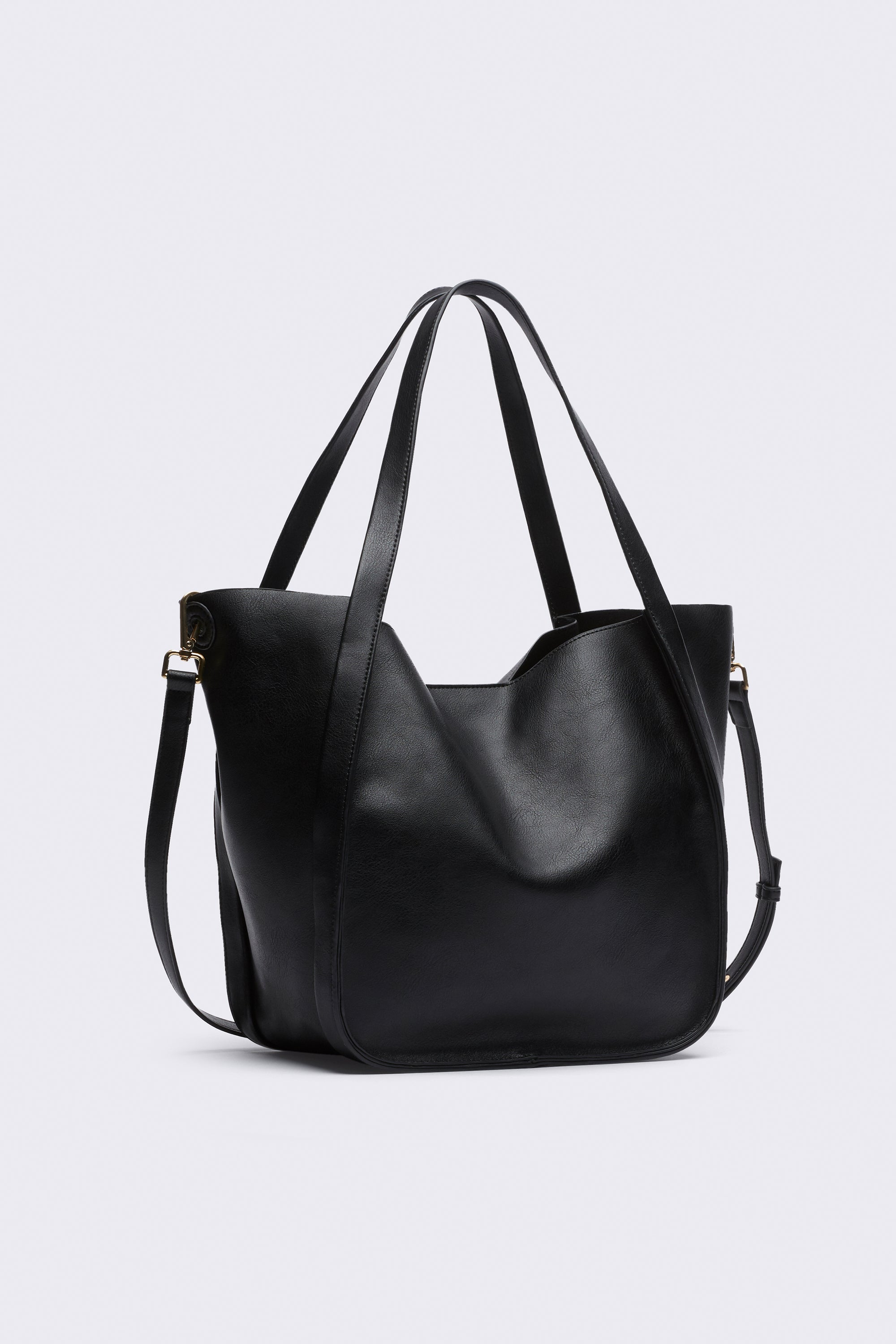 Kiarra Totebag – CLN