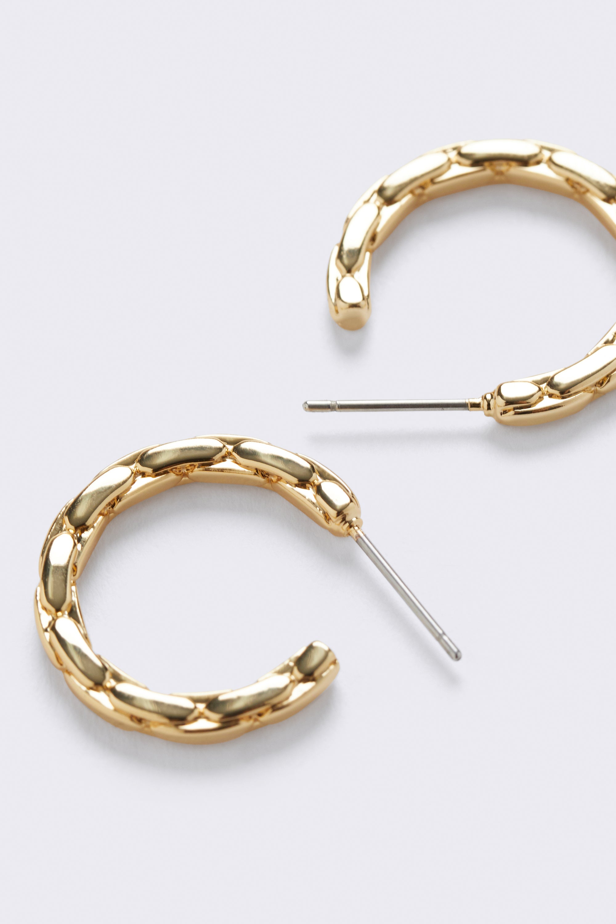 Lizzie Fine Link Hoops