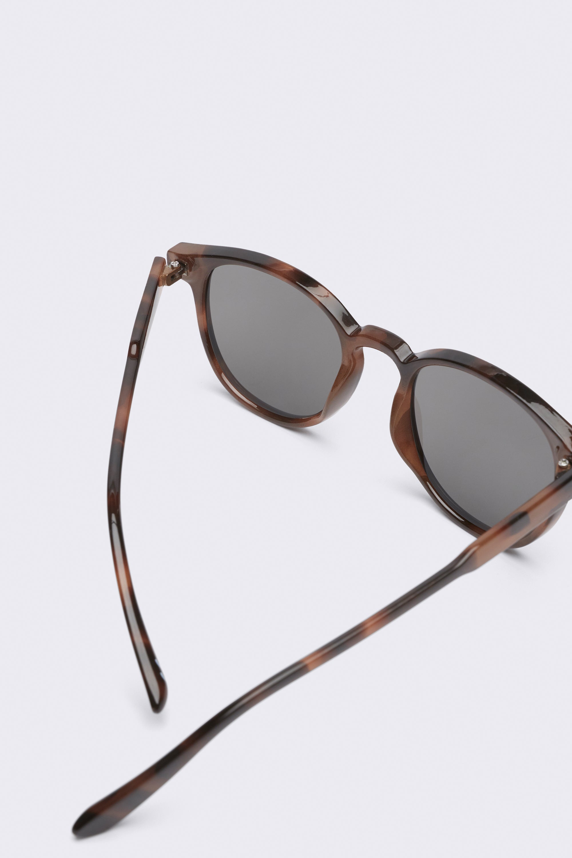 Lyon Oval Sunglasses