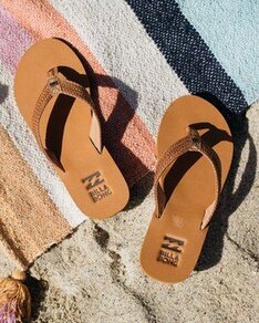 beach sandals for women