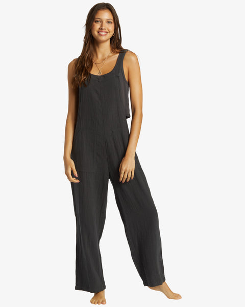 I had a feeling the newest jumpsuits weren't going to look good on anyone.  No disreepsect to this woman trying to honestly make money, but this looks  like something I would have