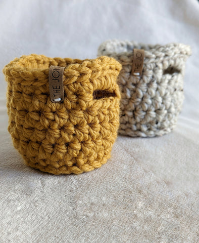 mini crochet baskets