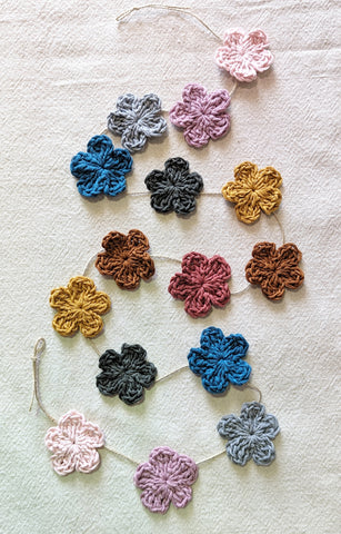 Boho Daisy Garland Free Crochet Pattern