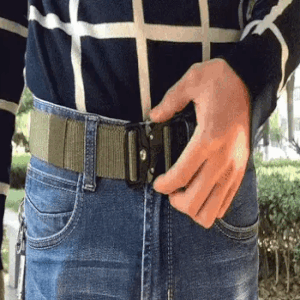 חגורה טקטית עם תוברים בסגנון צבאי