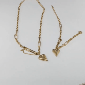 סט תכשיטים יוקרתי שרשרת וצמיד בעיצוב לב