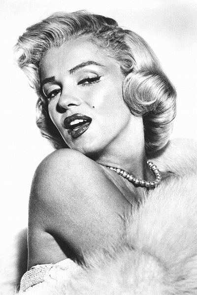 Marilyn Monroe Look Black and White Poster – My Hot Posters