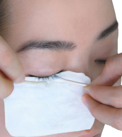 cleaning eyelash extensions