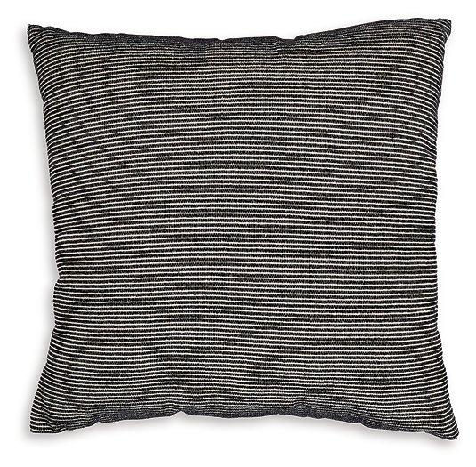 Edelmont's Exquisite Pillow