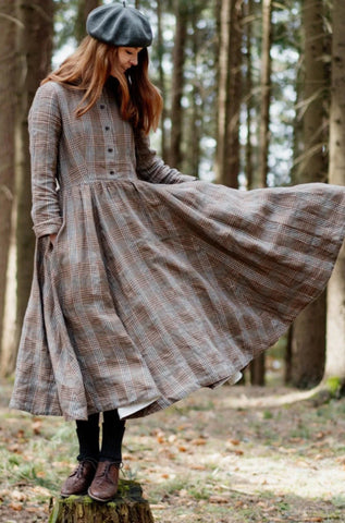 Classic Dress, Long Sleeve, Plaid Brown.