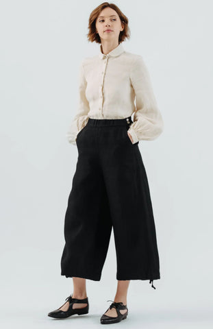 How To Style Linen Pants? Outfit Ideas and Tips - Son de Flor