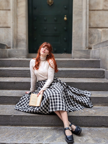 Plain White Sleeves Top And Checkered Skirt