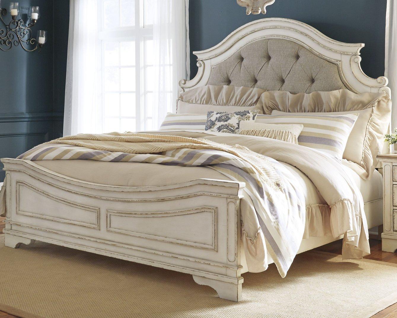 Exquisite Realyn Bedroom Collection