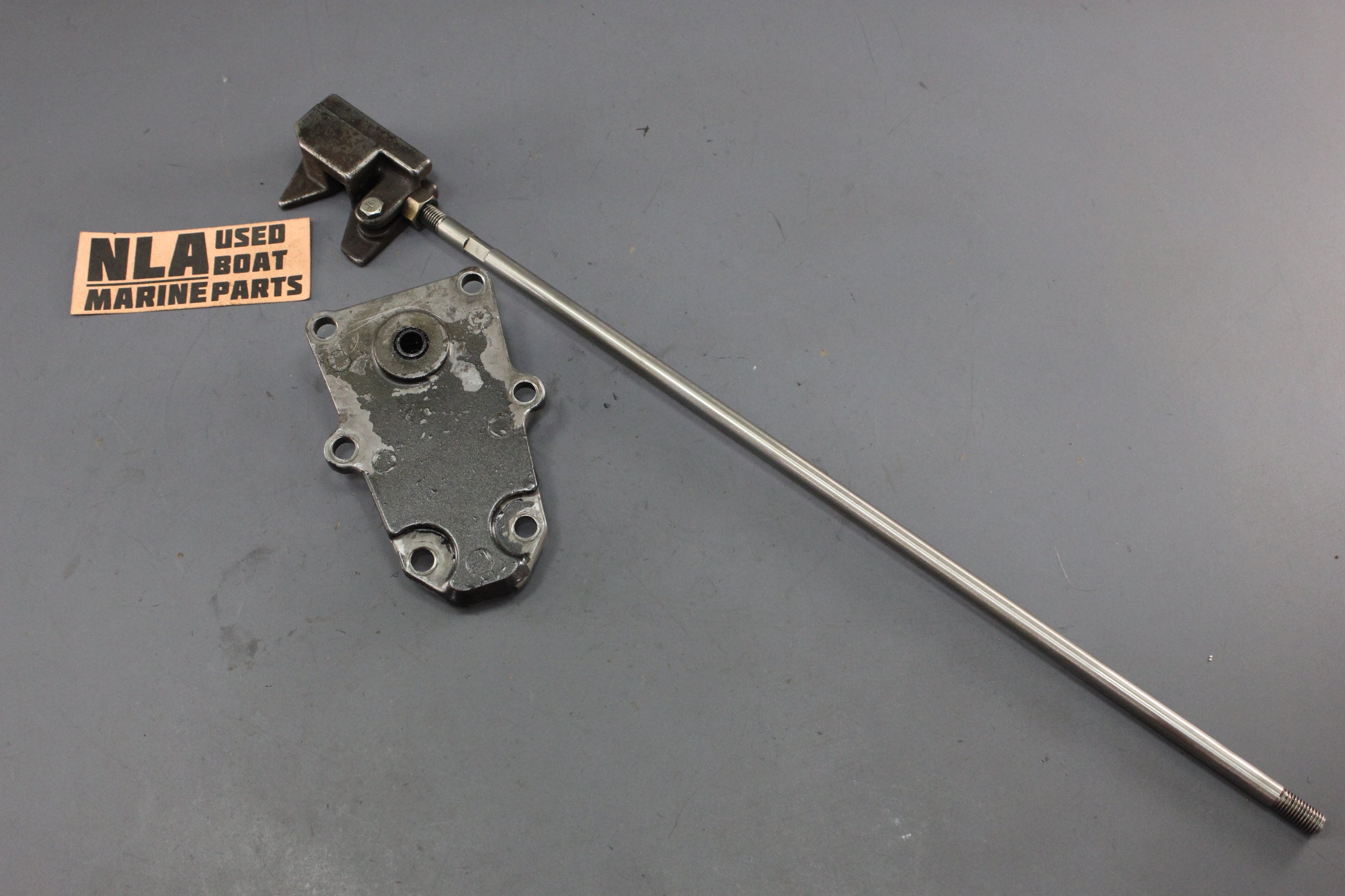 OMC 0986658 0986836 V6 V8 Cobra Shift Shaft Rod Lower Unit Gearcase Cover 90-93