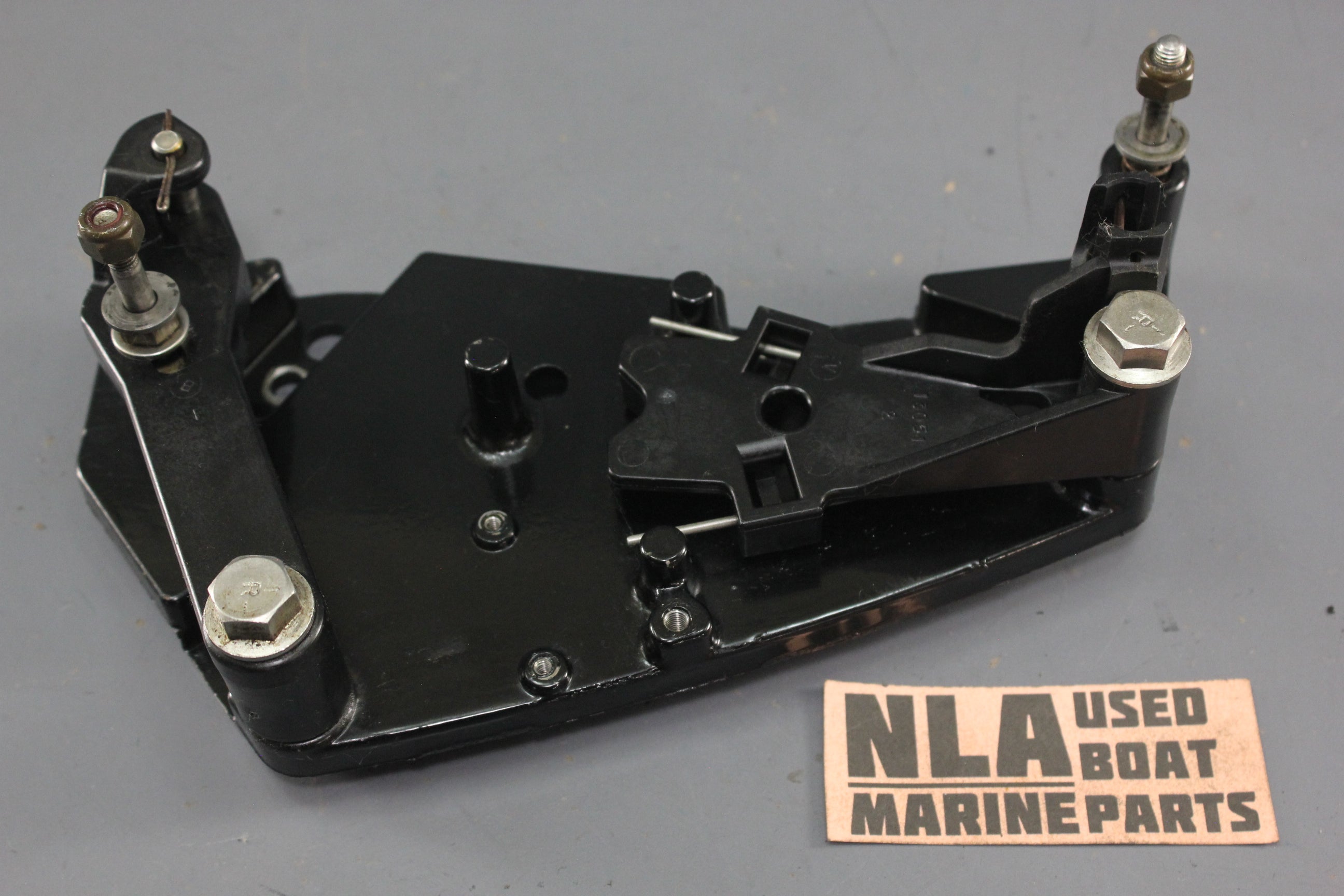 MerCruiser 13051A4 13898A3 Shift Bracket Mount Plate Lever 99237A10 82-96 Alpha