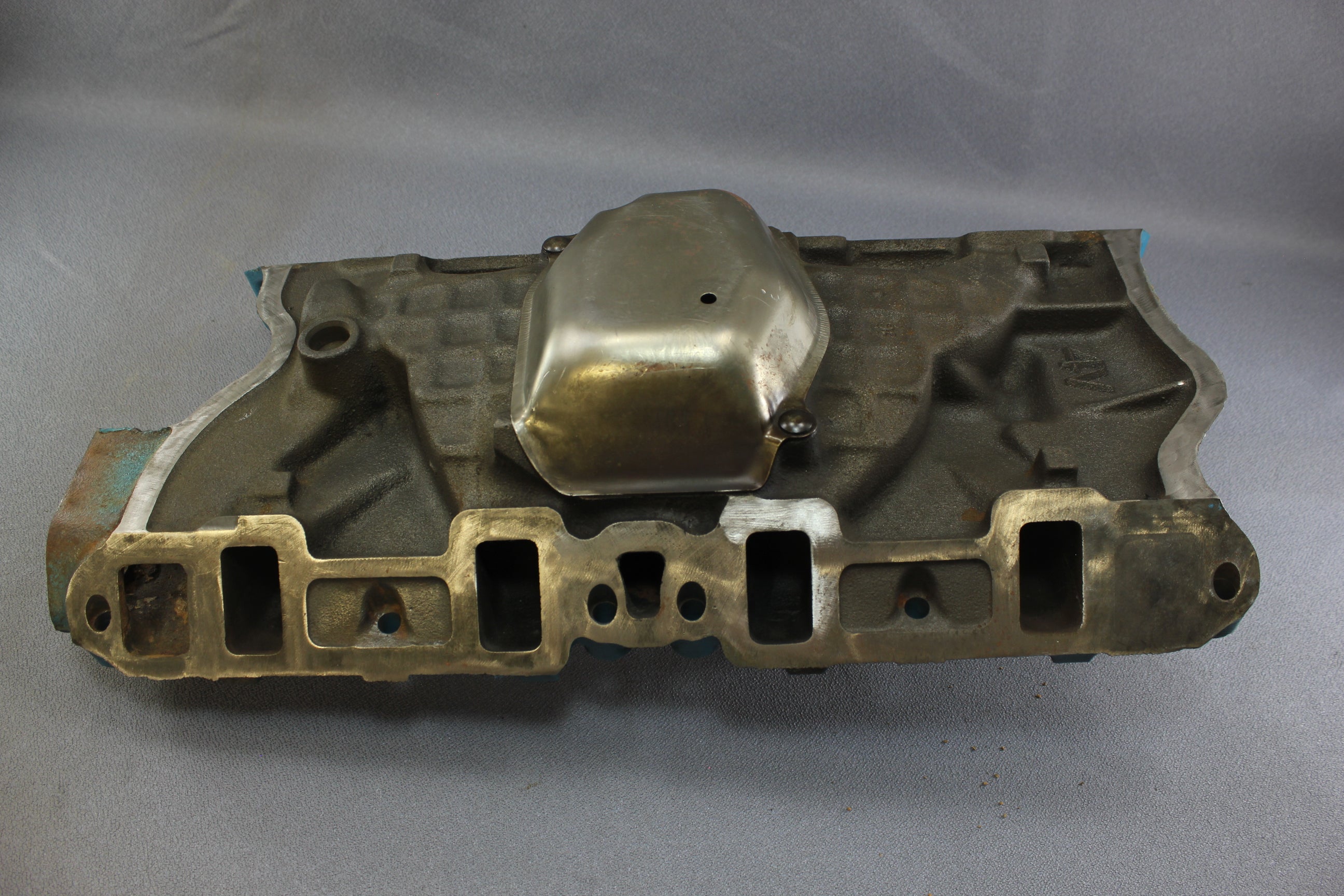 OMC Ford D7JE-9425-BA 250h 5.8L 351 Stringer 4-Barrel Intake Manifold Cobra 1979