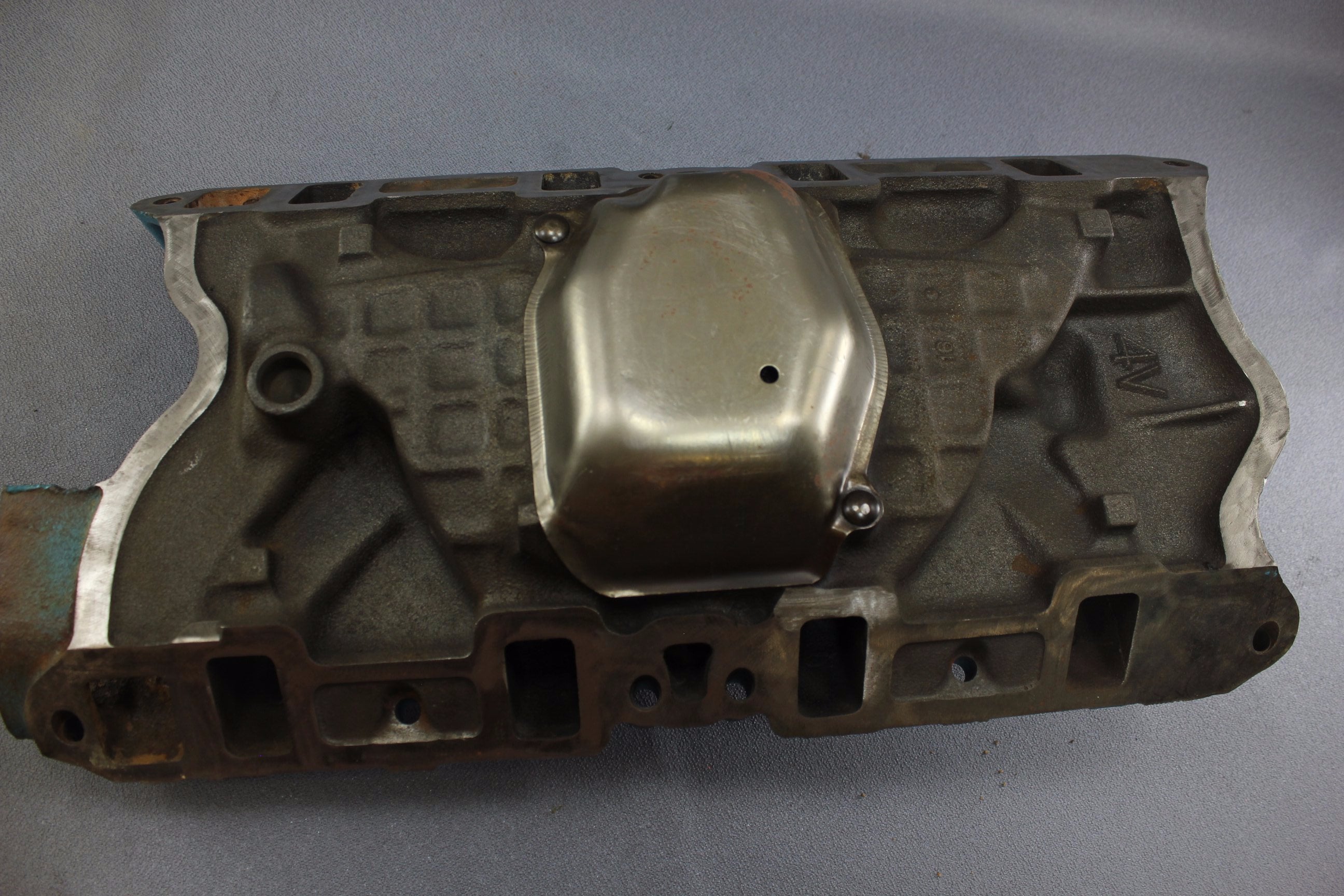 OMC Ford D7JE-9425-BA 250h 5.8L 351 Stringer 4-Barrel Intake Manifold Cobra 1979