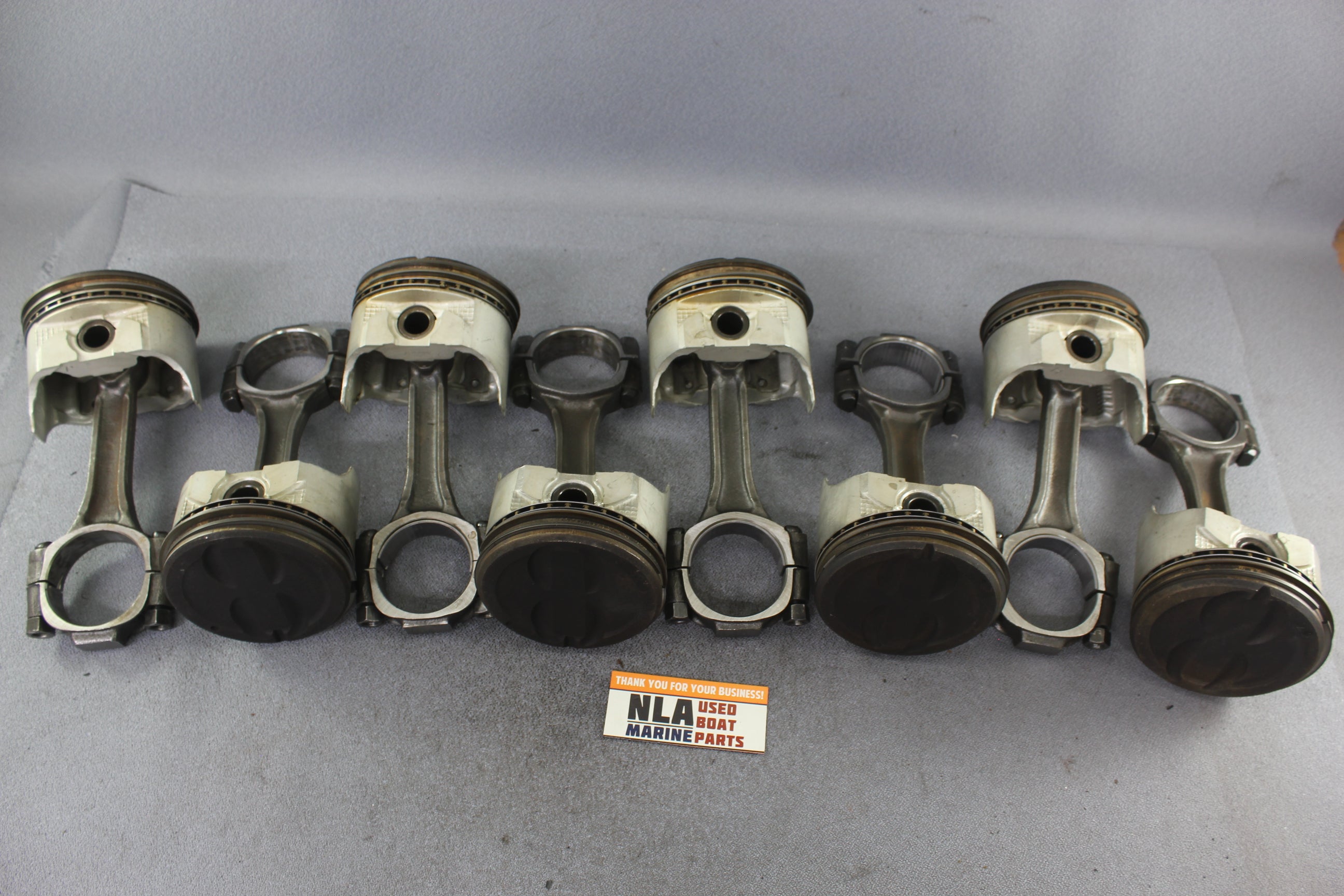 MerCruiser GM Chevy 14093679 5.7L 350 V8 Piston Connecting Rod Set 1987-1995