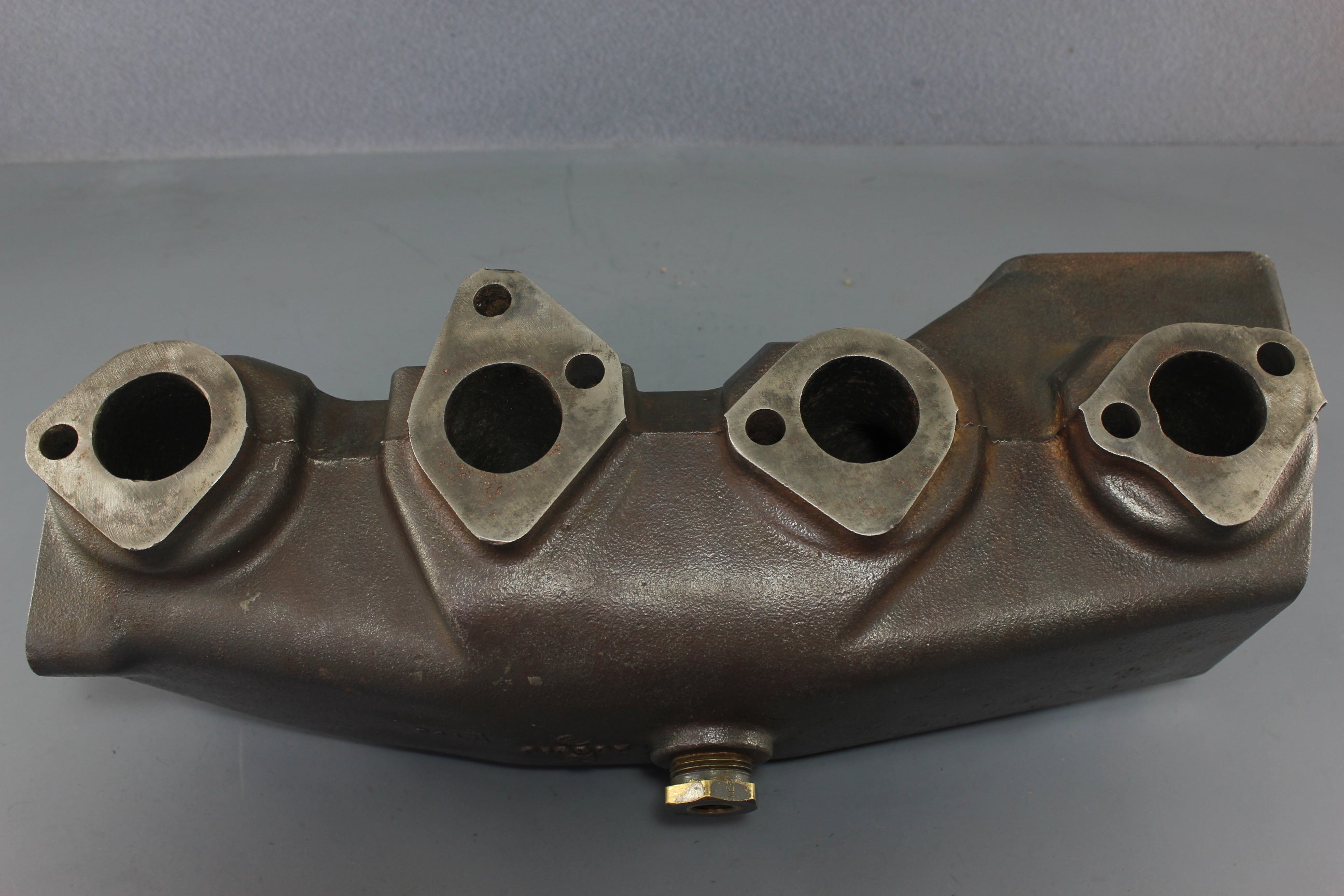 OMC 913395 0913395 0912472 2.3L Ford 4cyl Cobra Exhaust Manifold 1987-90 912472