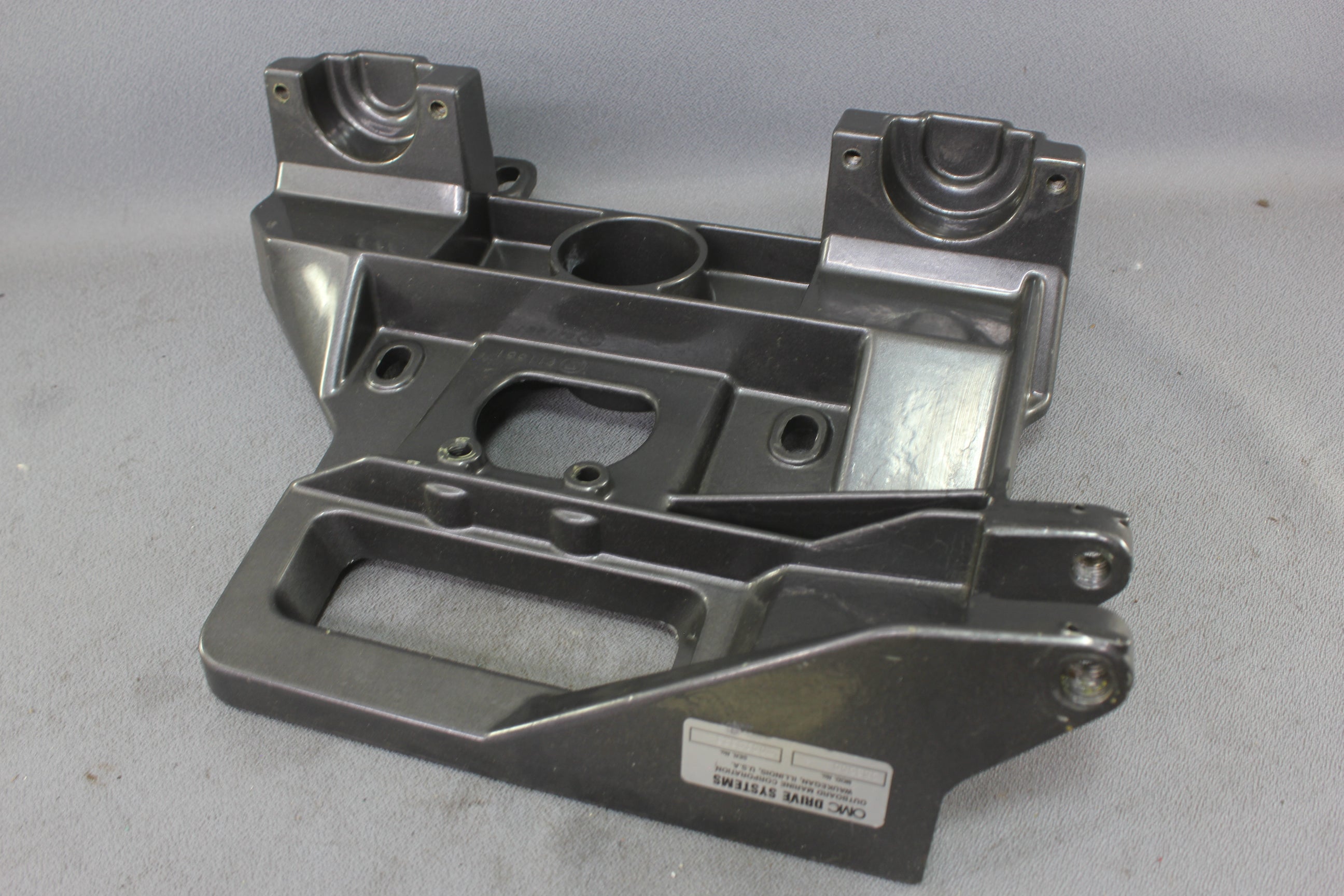 OMC 911661  Cobra Rear Transom Plate Mount V6 V8 305 350 3.0L 140hp 120hp 1986