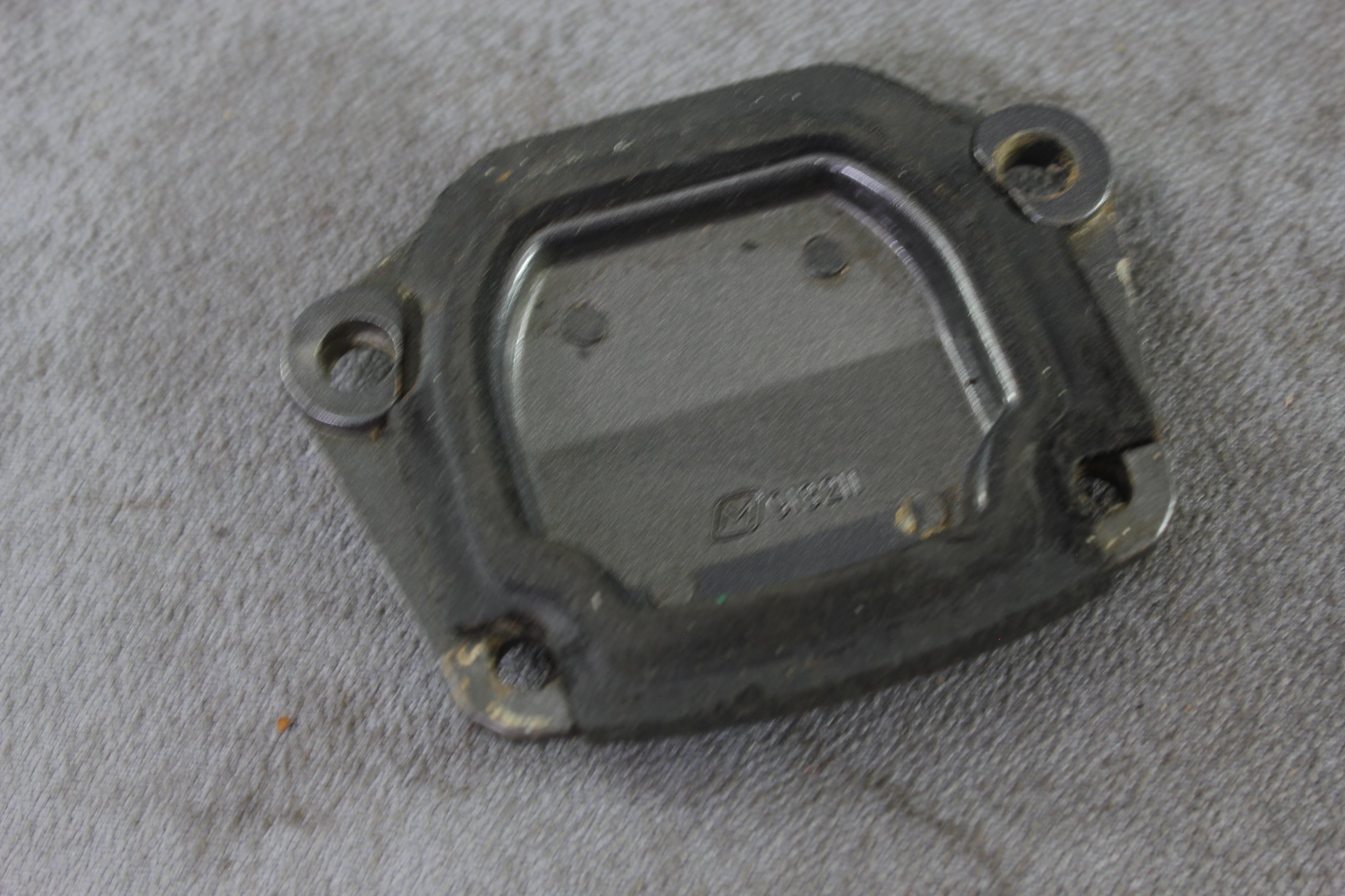 OMC 913211 0985438 3854246 Cobra Gimbal Housing Transom Mount Top Cover Cap