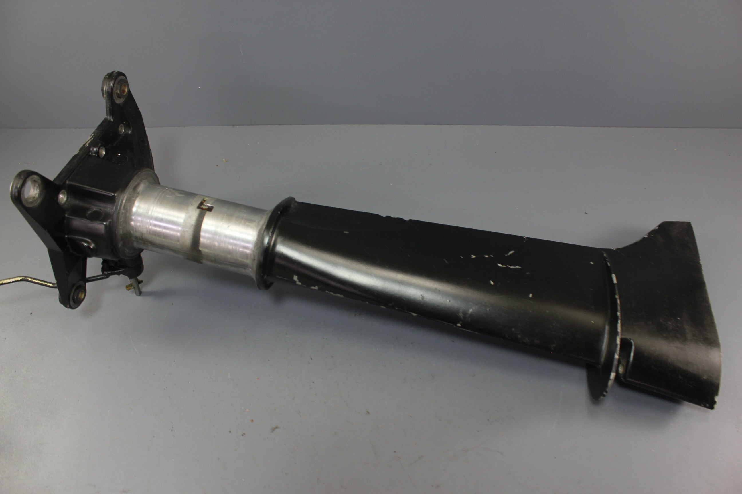 Sears Gamefisher 7.5hp Mid Section Exhaust Driveshaft Housing Outboard 1984 1985