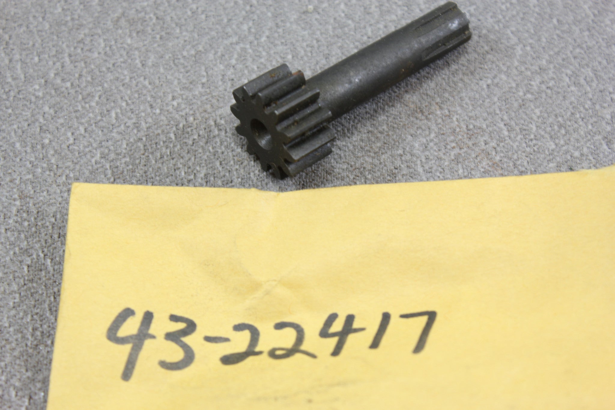 Mercury Kiekhaefer Outboard Starter Gear Shaft & Pinion Gear 43-22417 Mark 50E